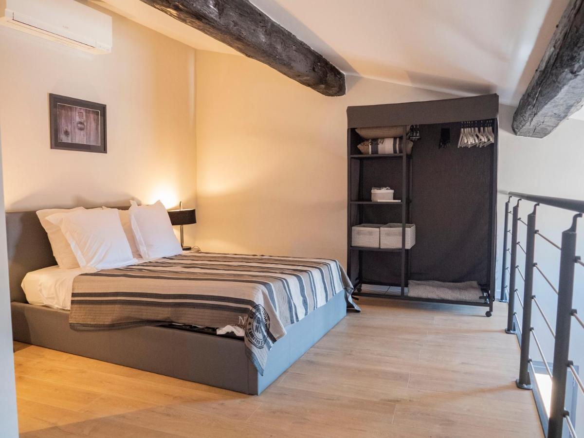 Cozy Nest In The Center Of Isle Sur La Sorgue For 4 People Apartman L'Isle-sur-la-Sorgue Kültér fotó